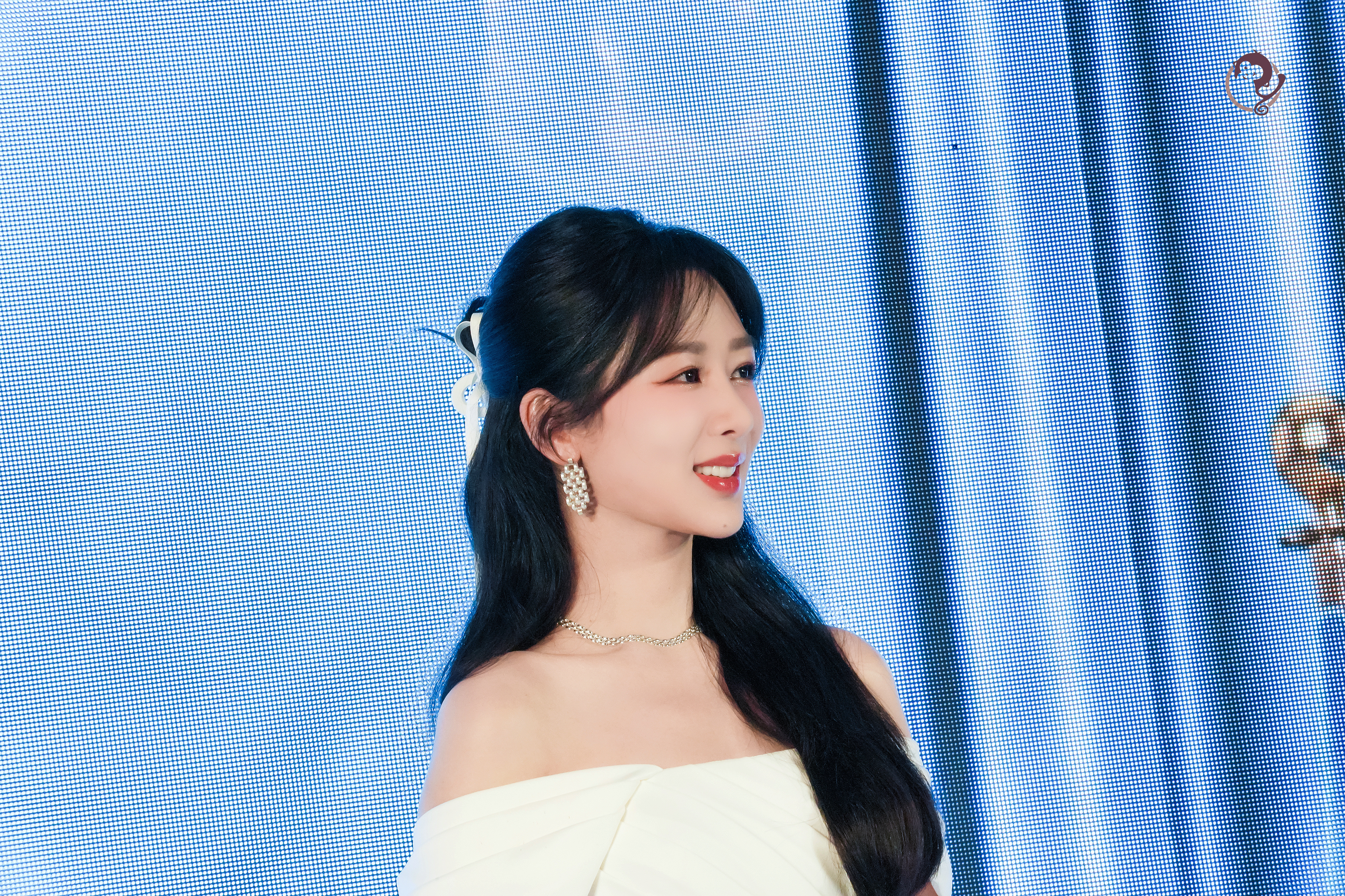 #杨紫[超话]# 💜#杨紫安热沙品牌代言人# 2023|0720微雨回眸，笑意