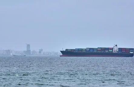 伊朗称已收到首笔霍尔木兹通行费，也不知这是哪个冤大头这么积极？实际上这个口子一开