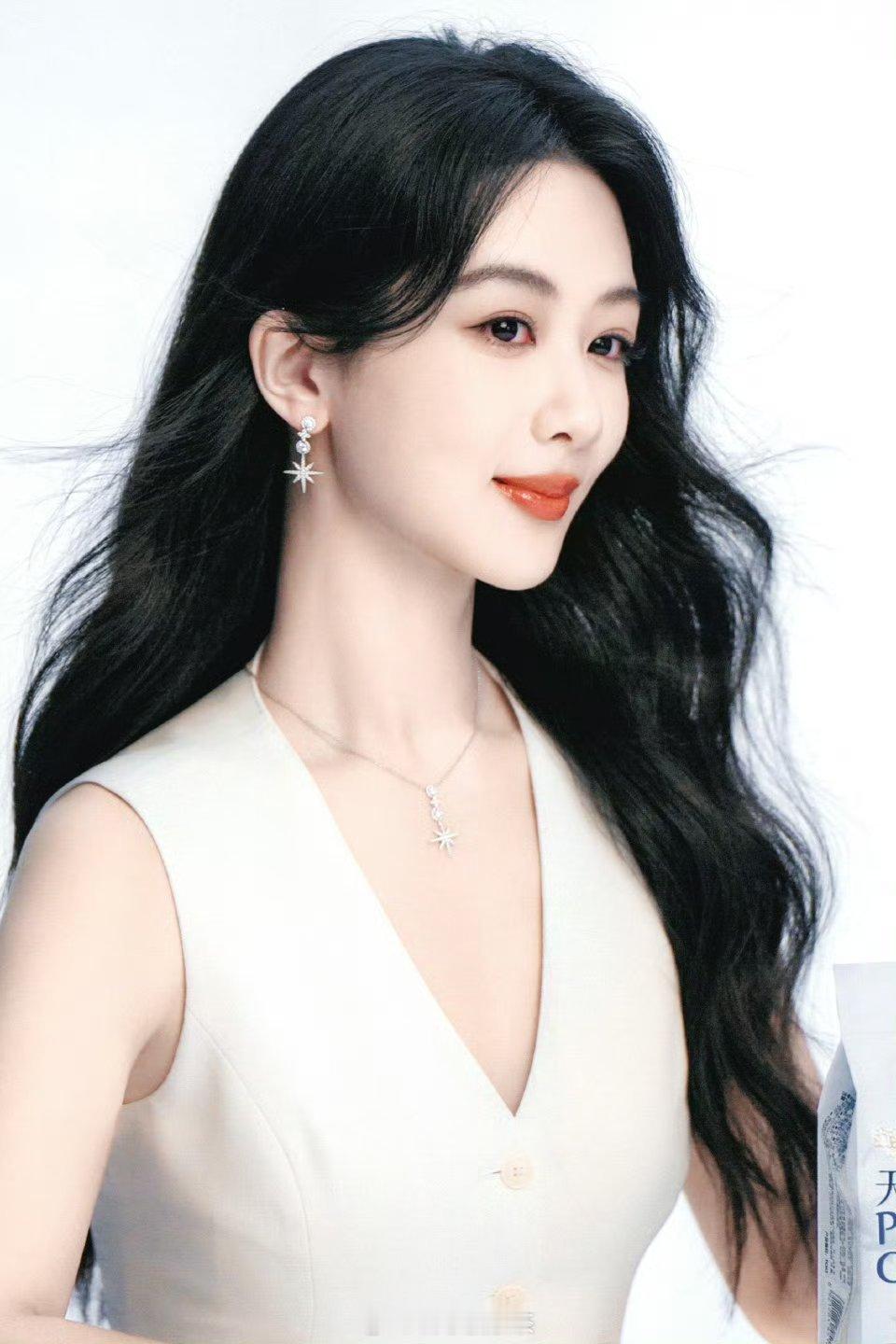 家业杨紫李祯 yz杨紫家业长路漫漫中无惧冒险，带领家族企业走向巅峰，期待《家业》