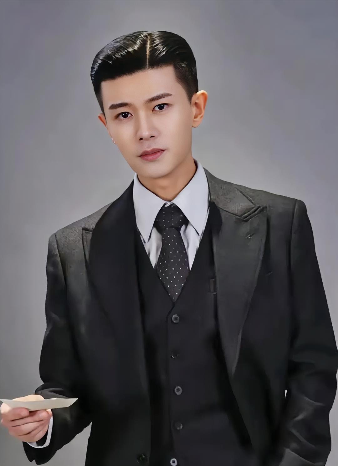 任嘉伦啊任嘉伦，
不是我说你，实在不行要么你就退圈吧！
​主要是我实在看不下去了