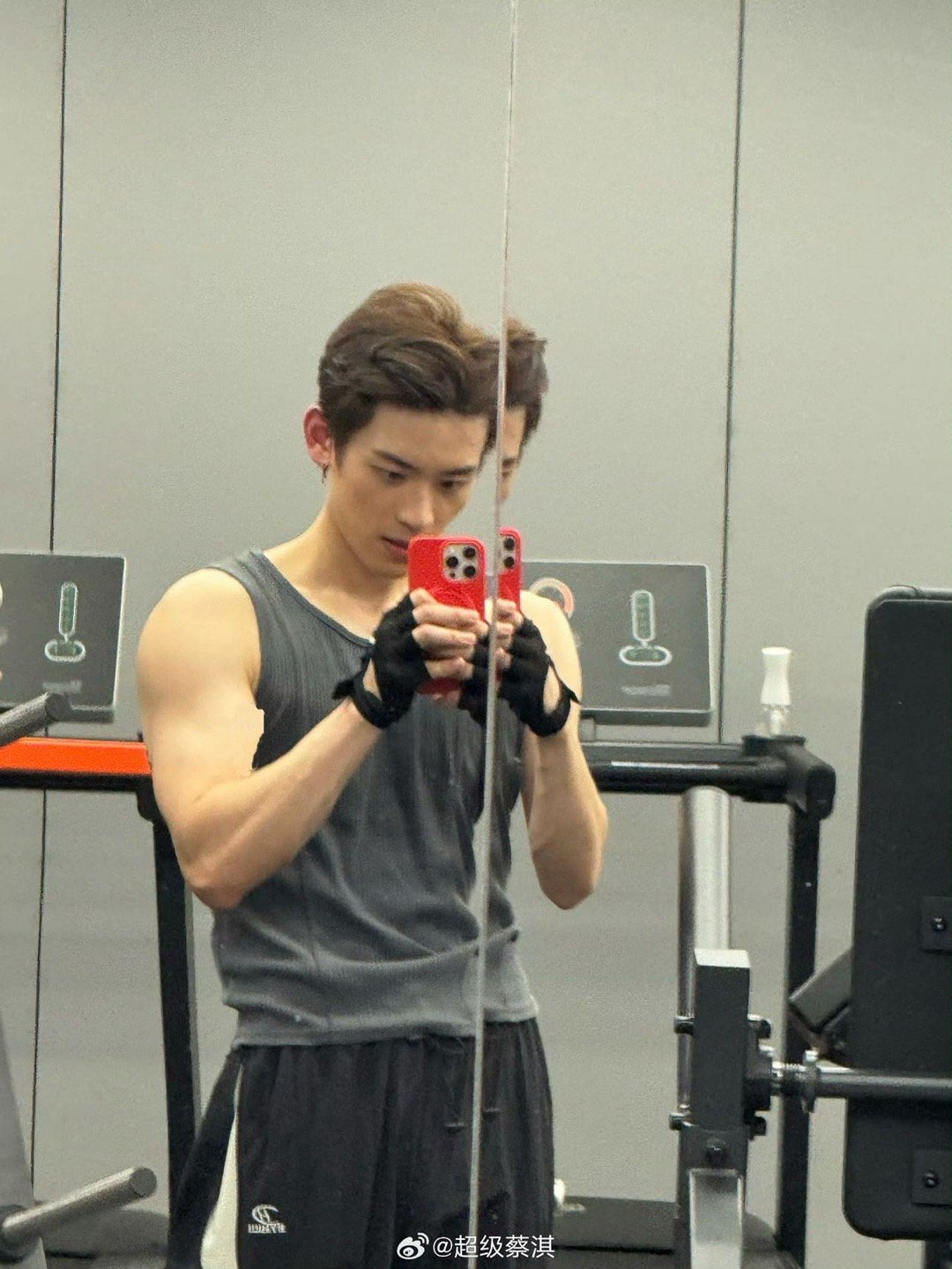 500场音乐剧小王子来给内娱上强度了 被蔡淇狠狠惊艳到！扎实的音乐剧功底配上超强