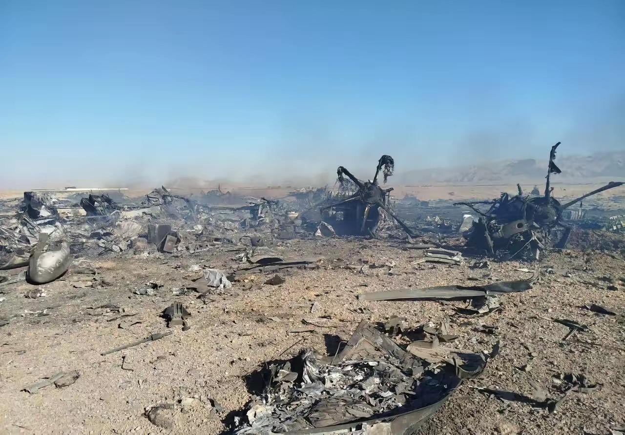 美军损失了两架黑鹰直升机，两架C130运输机，一架A10攻击机，里外里美军损失了