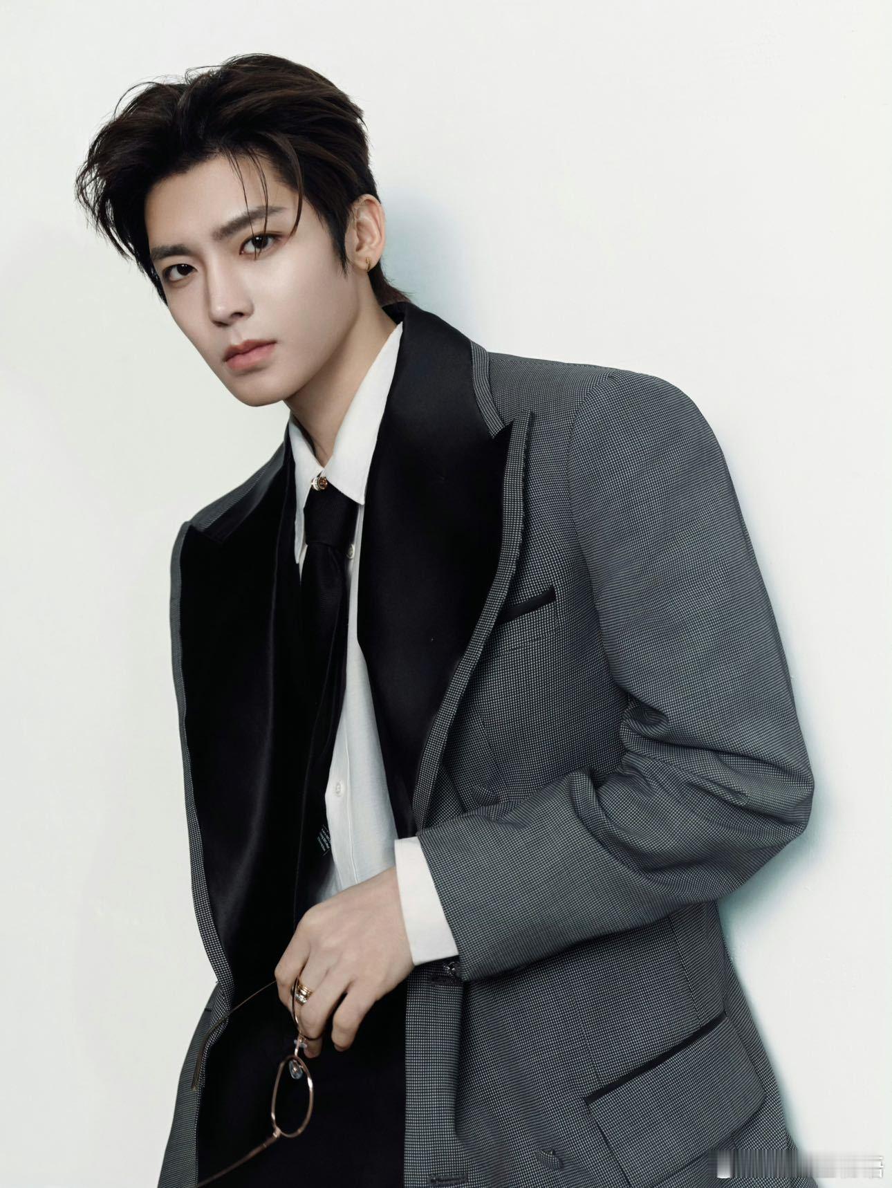 侯明昊南京演唱会预售开启 等了这么久，终于等到小侯南京演唱会开票！4月24日13