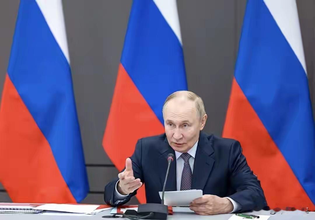 多家外媒11月19日披露，美国特朗普政府已秘密起草一项新的旨在和平解决俄乌冲突的