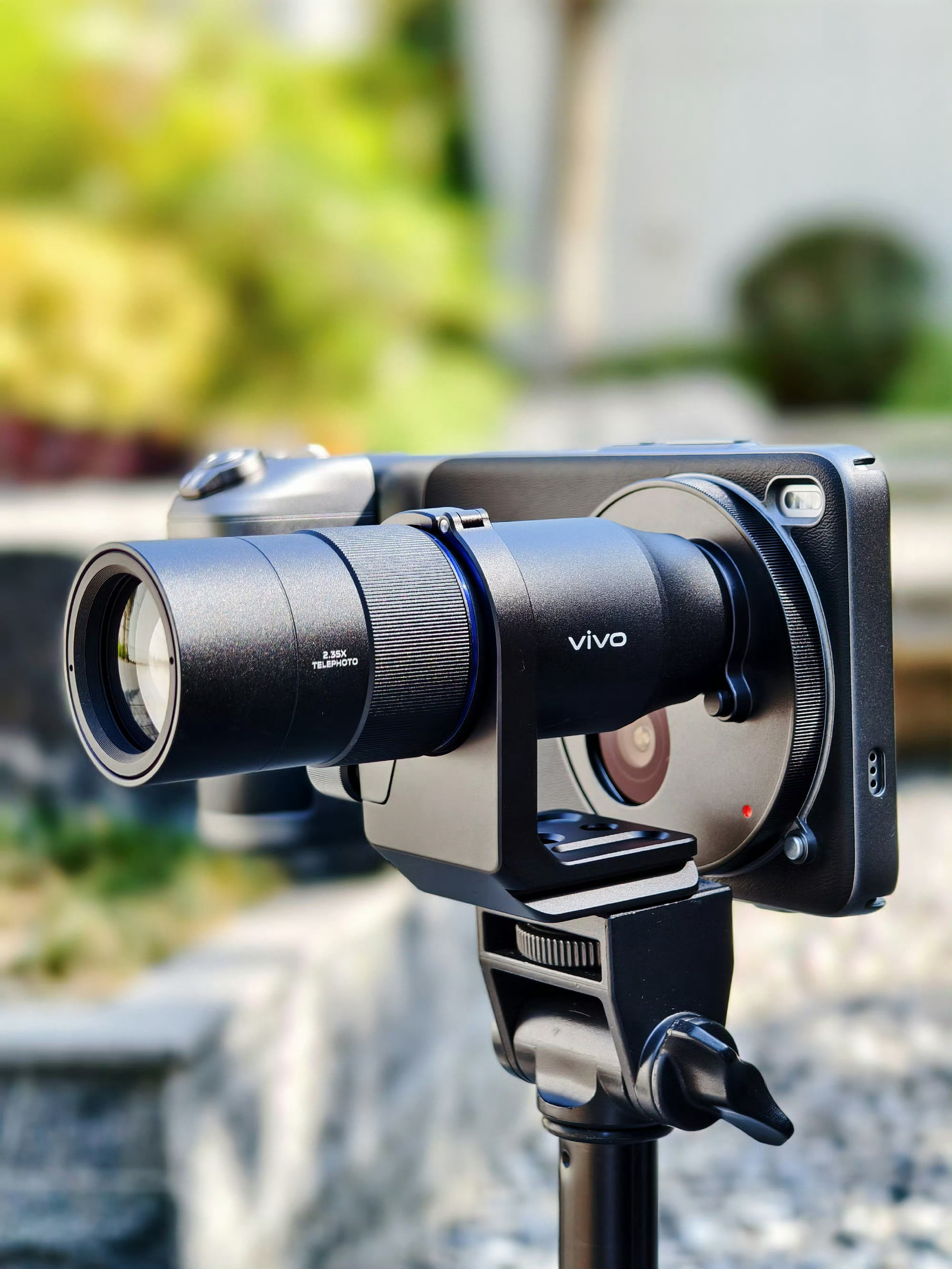 增距镜成新型演唱会神器了吗我觉得是有这个趋势的，记得之前三星手机拍演唱会火过一阵