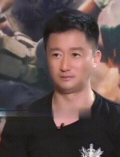 怎么突然开始玩“吴京摇头”的梗了还挺好玩[doge] ​​​
