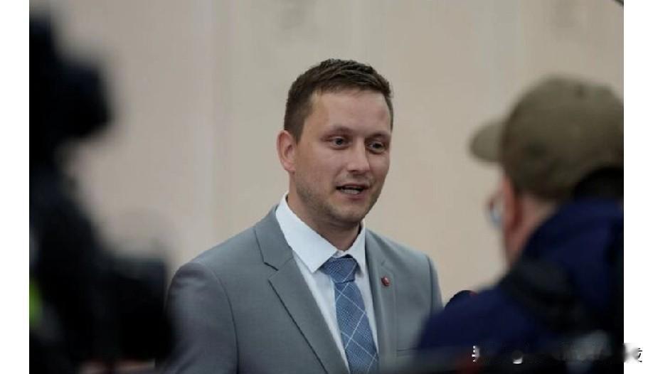 格陵兰无法与委内瑞拉相提并论。

路透哥本哈根1月5日电——格陵兰岛总理尼尔森(