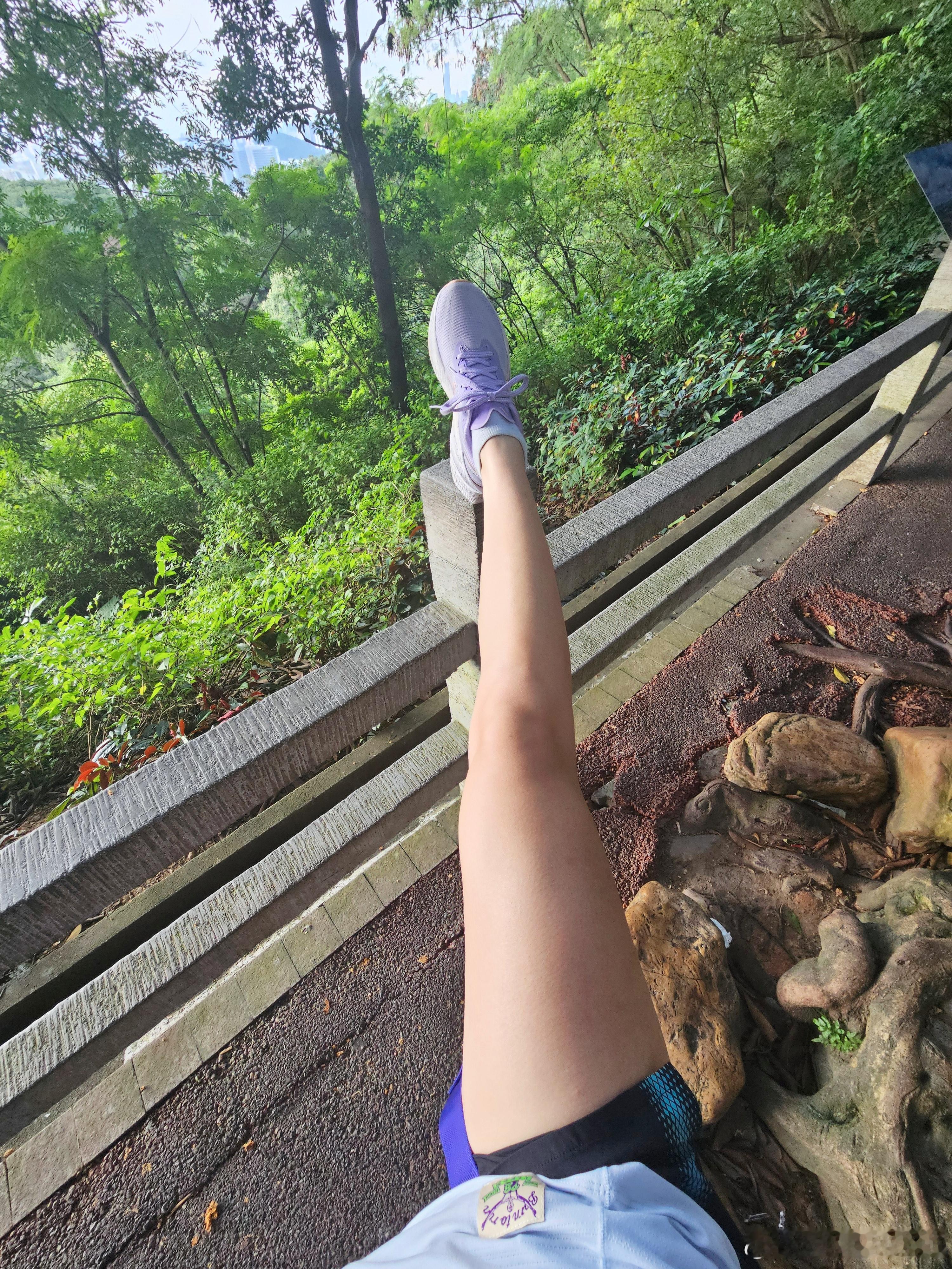 对那些不喜欢的、看不惯的，尤其是那些曾经伤害过、消耗过你的人和事儿，一律不回应，