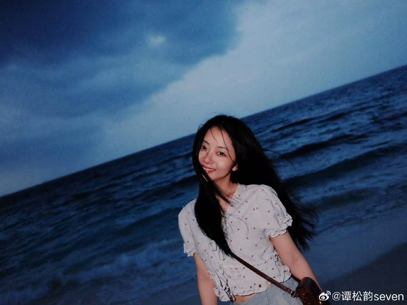 谭松韵马尔代夫plog谭松韵马尔代夫六宫格谭松韵马尔代夫plog，漂亮，[挤眼]