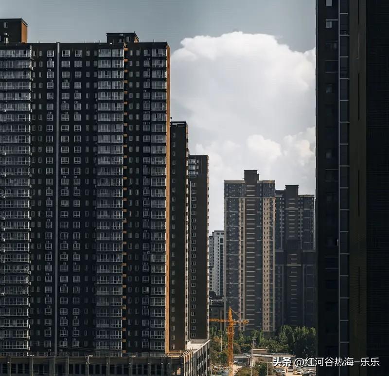 楼市毕竟还是要靠大部分人的，没办法靠少数人撑起来。现在房价老是起不来。
关键点还