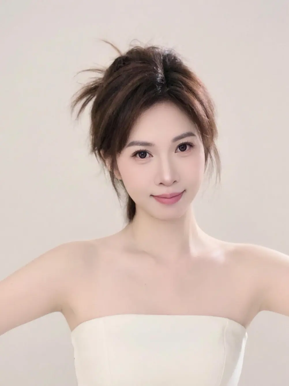 白色连衣裙的小仙女