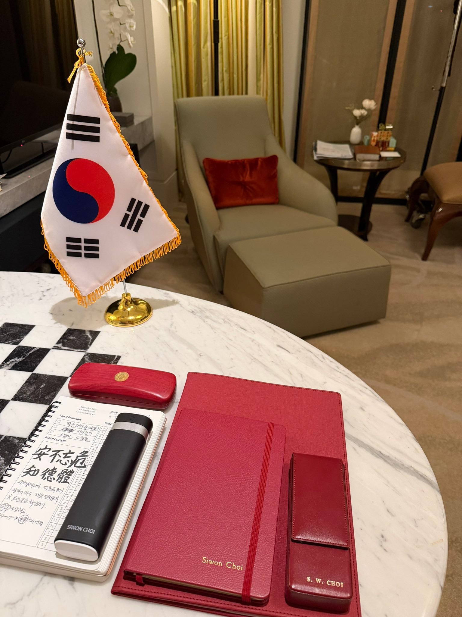 “CB百蓝_。260623崔始源 TW更新：Onward is not a di