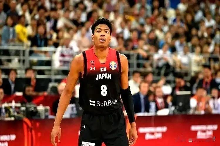 在中国男篮今天对阵乌拉圭男篮的同时，老对手日本男篮和韩国男篮也为了世预赛第二阶段