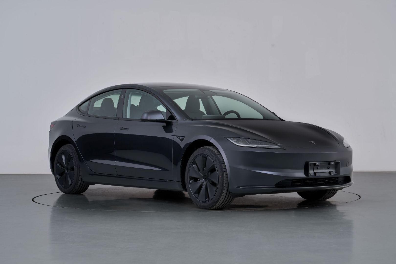 Model 3 后驱长续航终于回归后驱长续航电机型号3D6，功率225KW三元锂