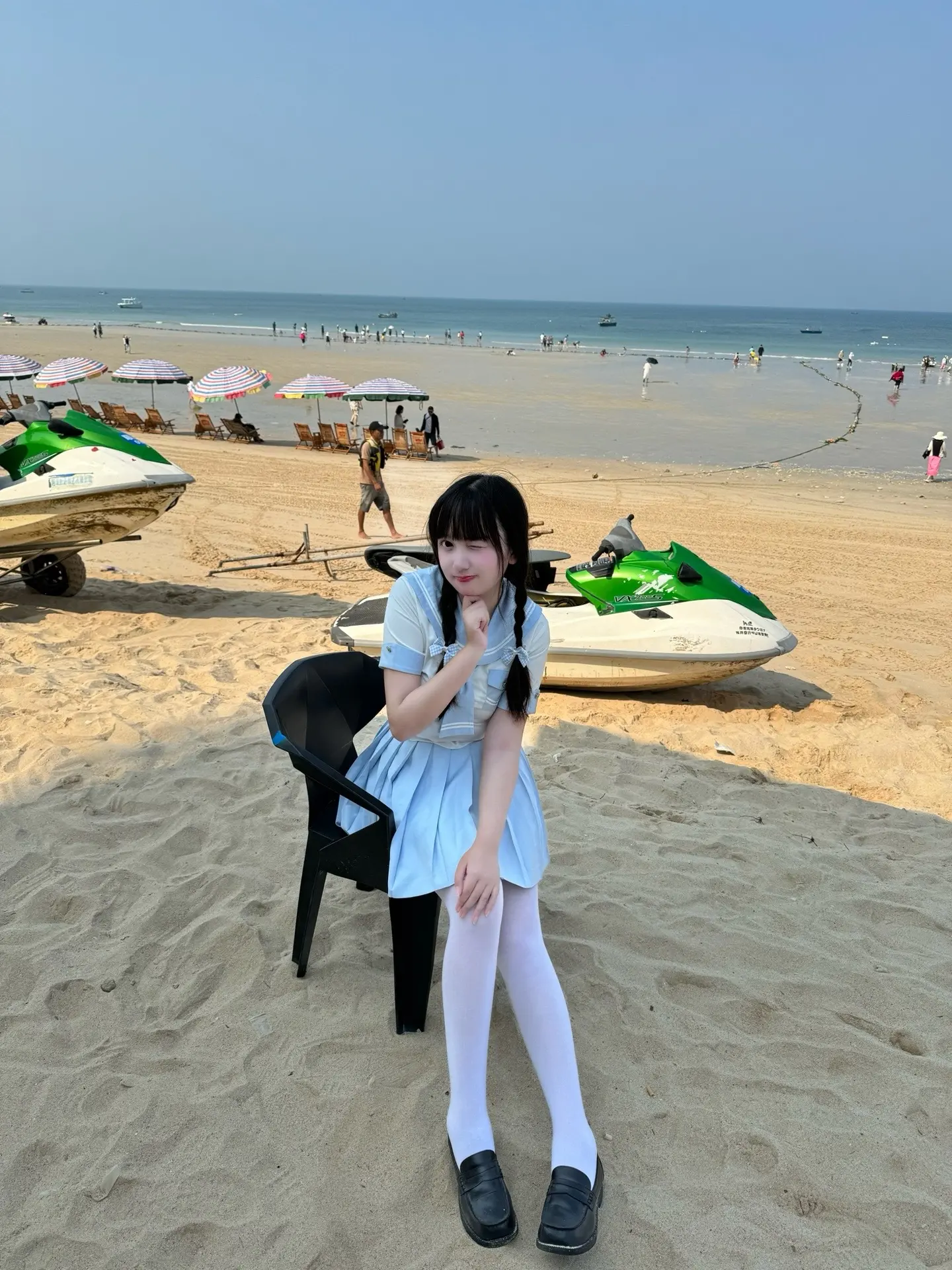 去海边拍照咯。