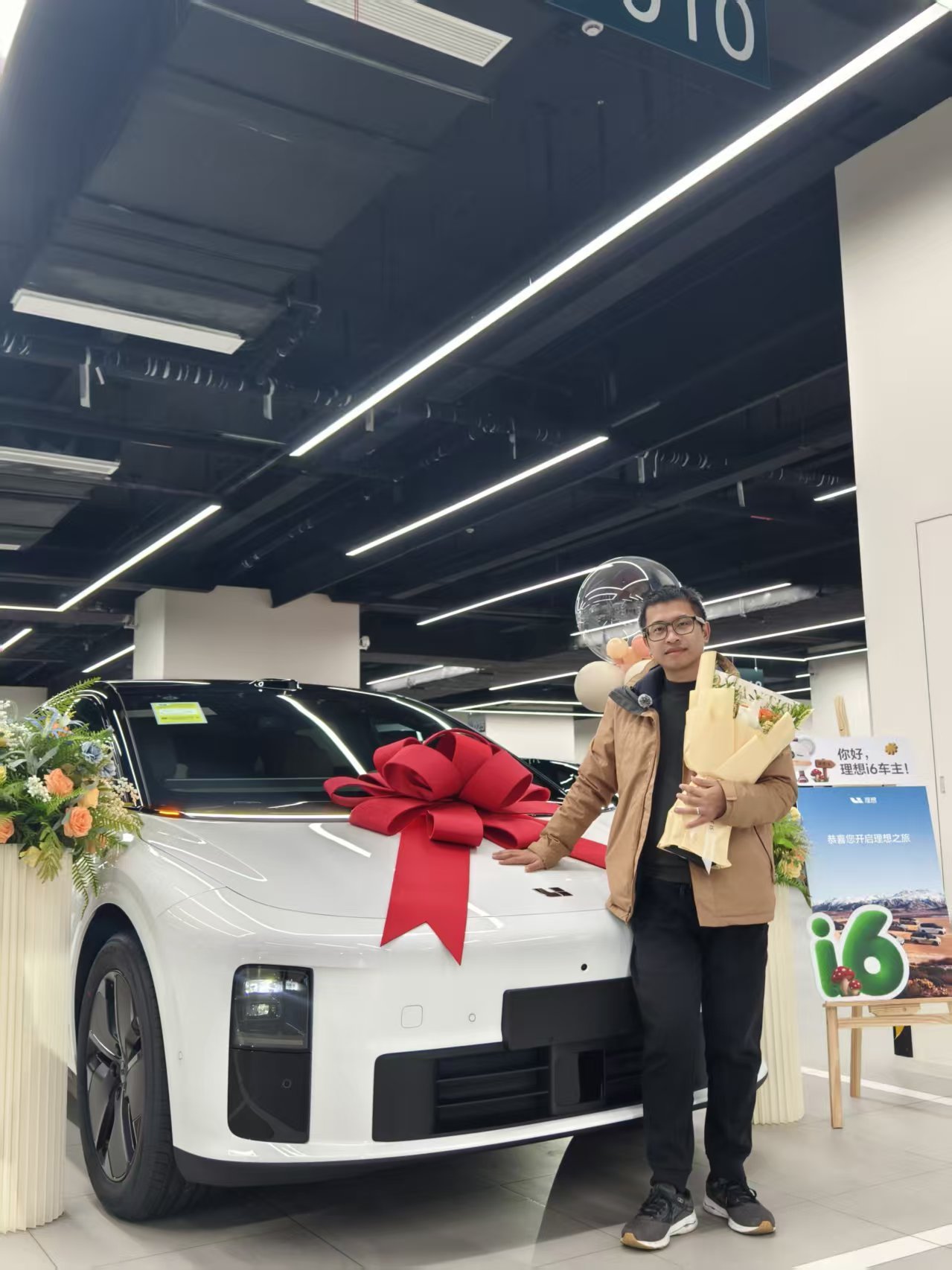 等了2个月，i6终于提车了。10月23号锁单，换欣旺达今天提车，刚好2个月多两天