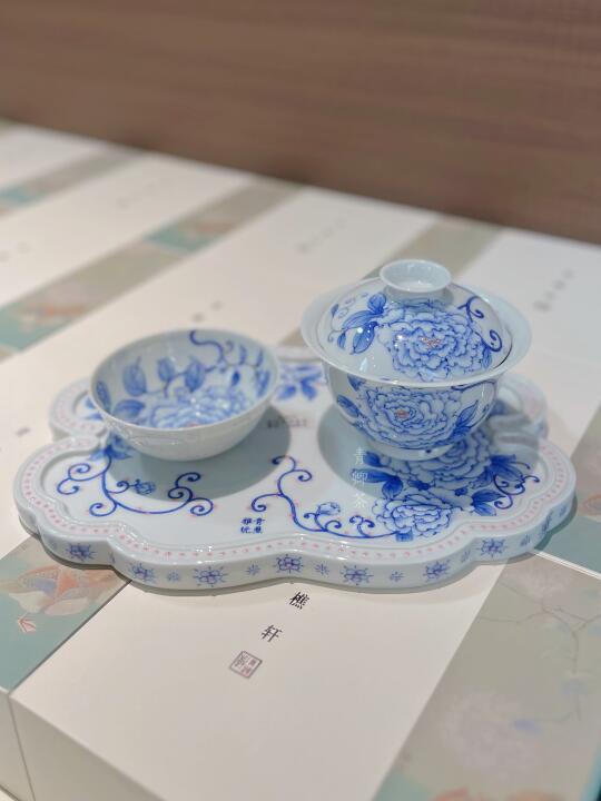 “春有百花秋有月，夏有凉风冬有雪”