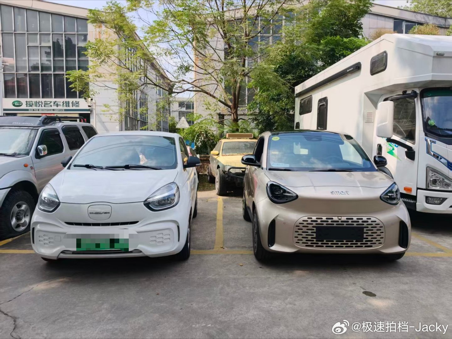 极难得同框的机会[doge]但无论看着还是开着，都是起码要贵一倍的感觉 ​​​