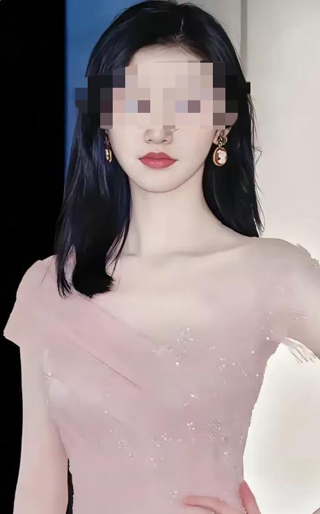 呦呦鹿鸣一篇文章，把景小姐和她前后两位男朋友的品性都讲明白了。

呦呦鹿鸣说，景