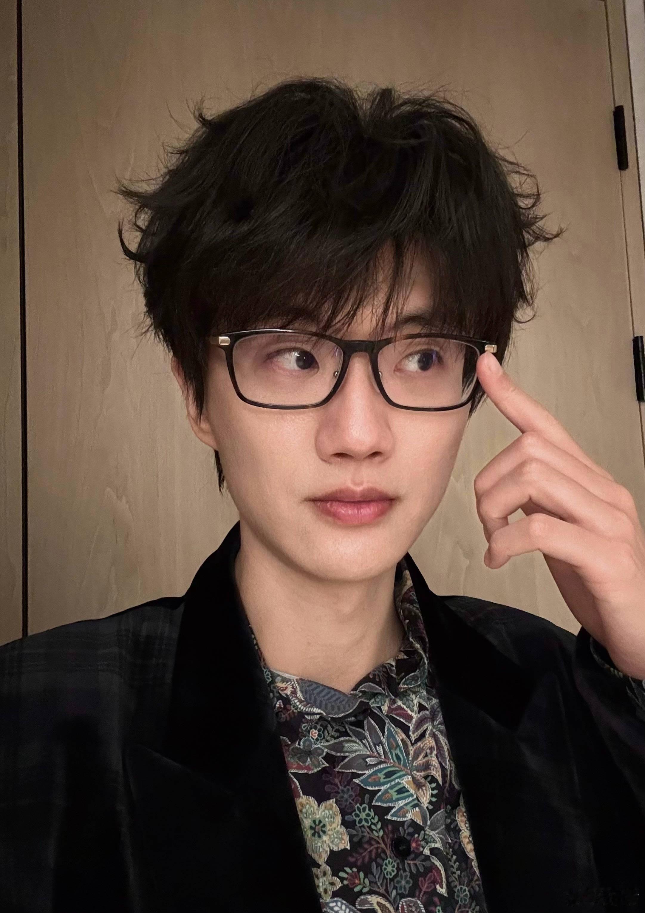 2026年许嵩自拍get 