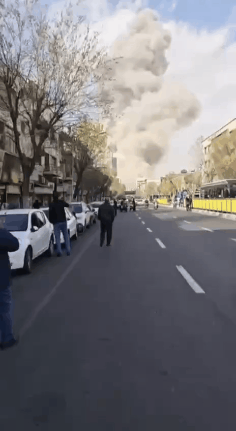 ❗️🇮🇱🇮🇷 以色列空军对德黑兰以及库姆、德黑兰、布什尔、卡拉季和伊斯法