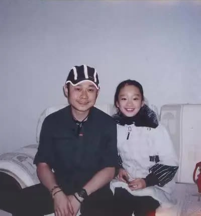 1991年，杨娜为了嫁给有钱的富商背叛刀郎，狠心抛弃40多天大的女儿。刀郎伤心欲