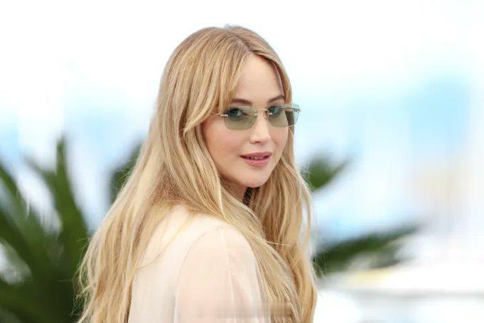 大表姐回应息影两年 Jennifer Lawrence 解释息影两年原因："我厌