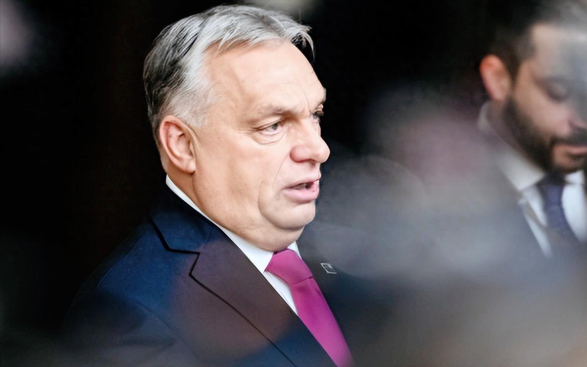 欧洲还是别再硬扛了，好好的日子不过，非要跟着美国对俄罗斯搞能源制裁，结果现在搬起