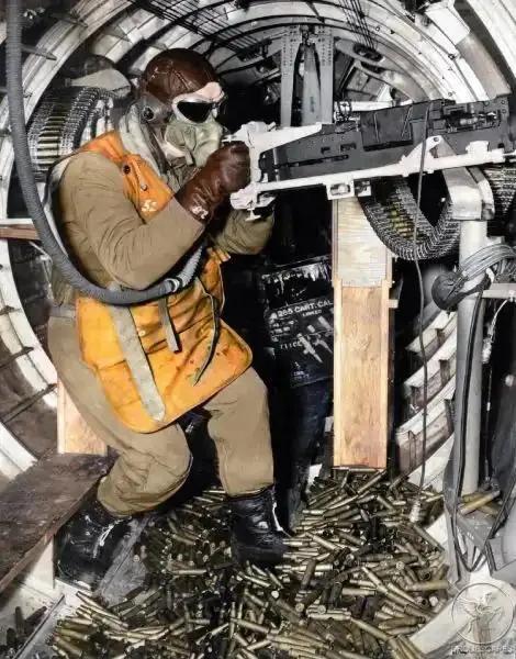 你们知道吗？二战期间，美国陆军航空队的B - 17中型轰炸机执行一次任务时，其1