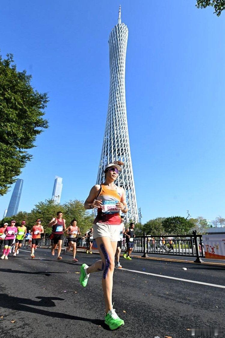 已经是广马三年级了，依旧保持水土不服。北方人来了岭南之地，宛若被流放，也许去宁古