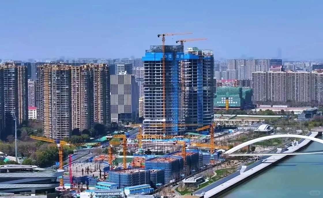 杭州IFC进展顺利，2025年整体竣工