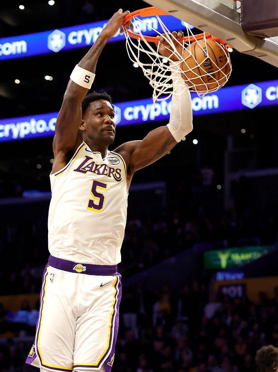 Fischer：湖人管理层没有人将艾顿视为球队长期的中锋人选，仅将其定位为过渡性