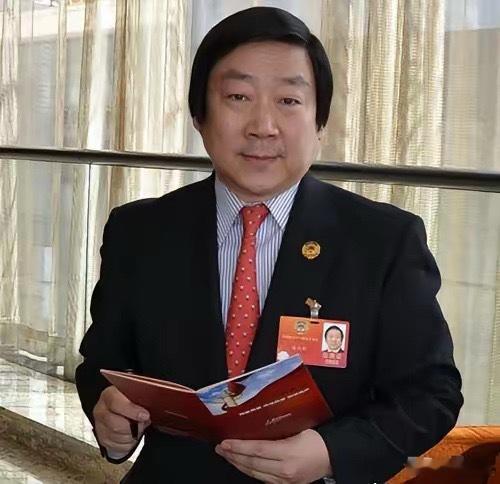 近期，政协委员潘庆林密集邀约日本媒体人士交流，引发不小舆论热议。有人觉得民间沟通