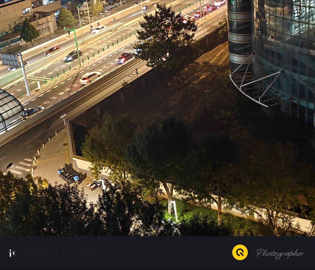 来来往往的车辆 ​​​