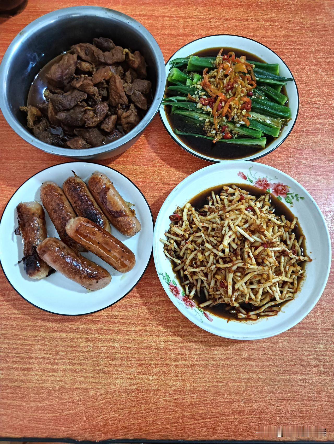 第一次吃折耳根，小的直接yue了，大的吐了[捂脸]
我在洗的时候，因为好奇就掐了