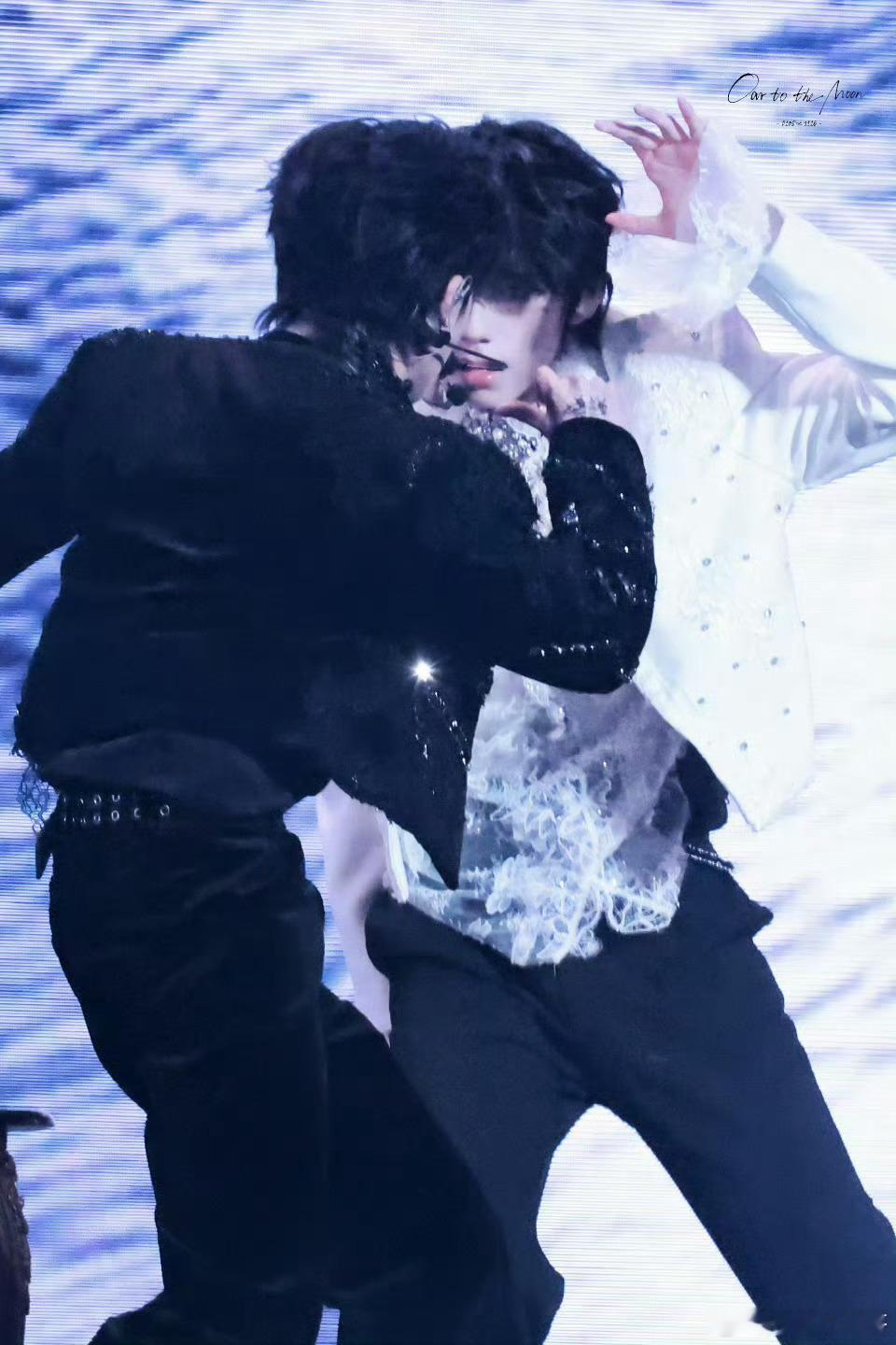 橹穆双人舞台wc 