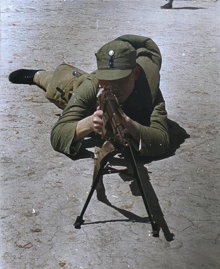 1938年，台儿庄战役期间，国军士兵正在操练，该枪械型号是？

看着像是步枪，怎