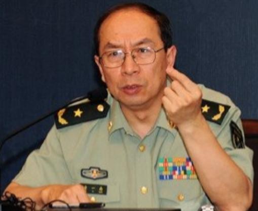 美国记者问金一南：“如果把中国2000亿的三峡大坝炸了，中国会怎么办？”金一南听