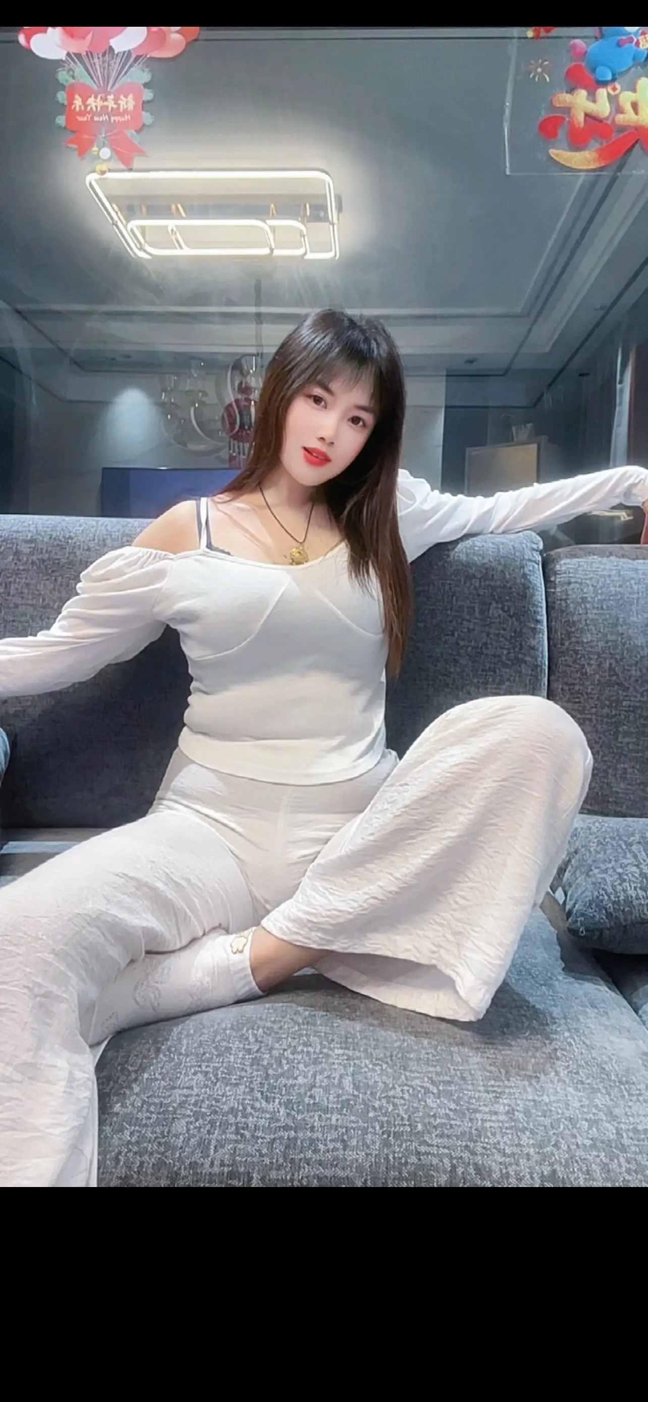 本来就不是富家女 ，何来吃苦这一说 ，粗活细活都得干 ，吃得起苦 享的...