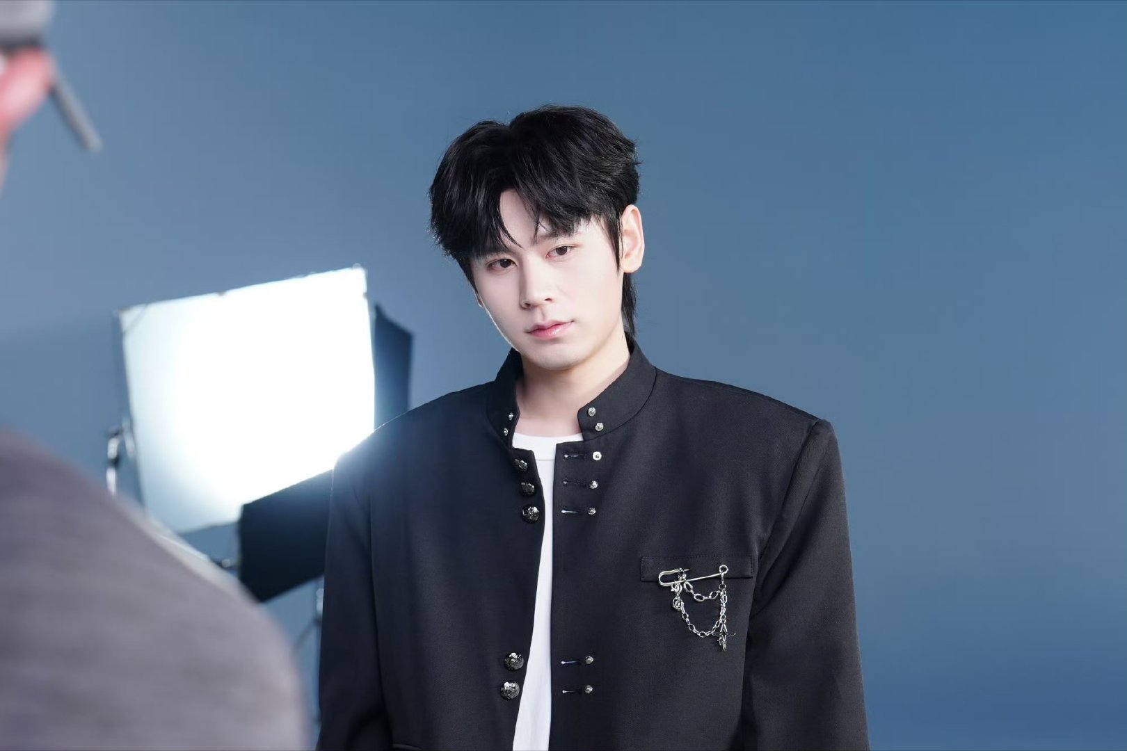 无畏NoFear 🍑前路皆坦荡山海亦无畏 山海的风光也不及你眉眼,你就是最明媚