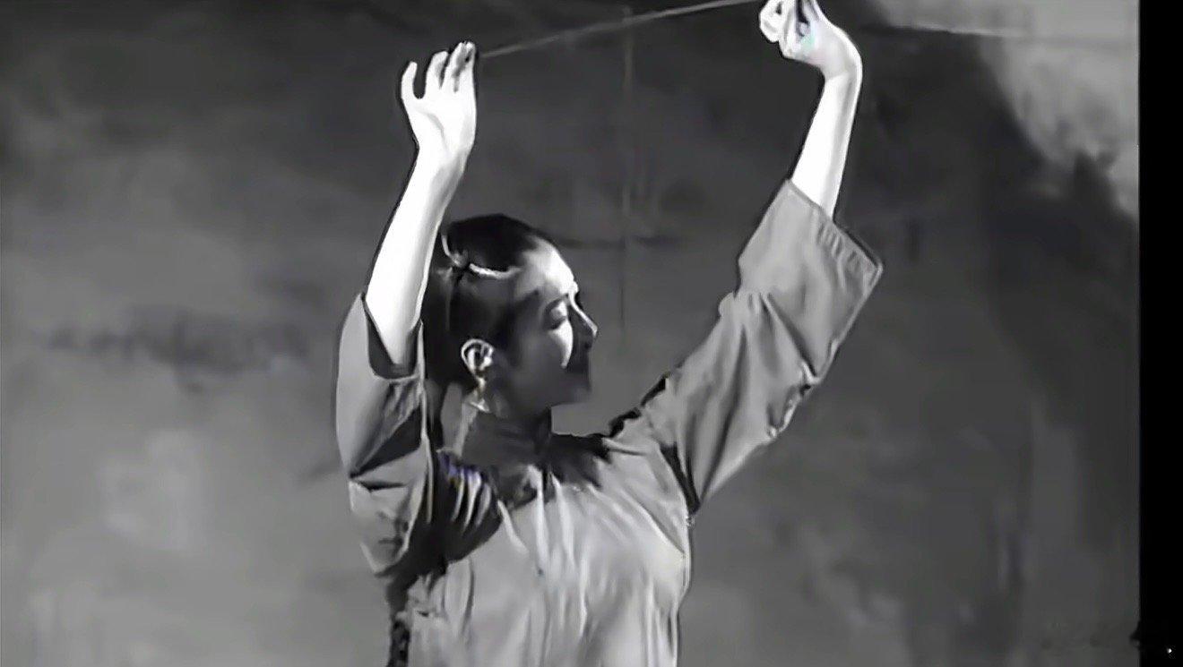 李小冉基本功还是很扎实的李小冉1991年跳舞的视频 李小冉基本功还是很扎实的，哈