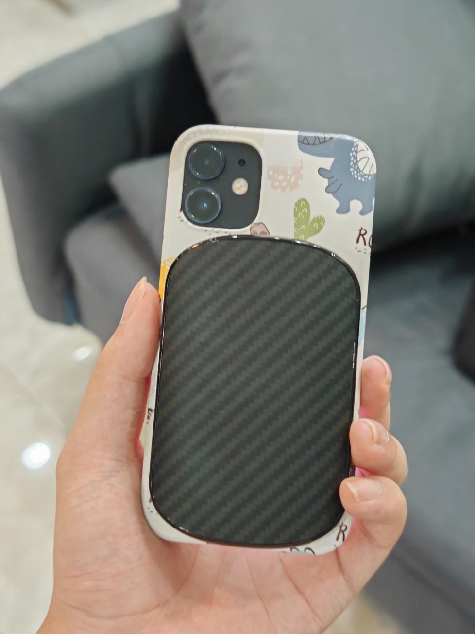#iPhone16国行售价曝光#我的评价是：“不如我的12mini加充电宝组合”
