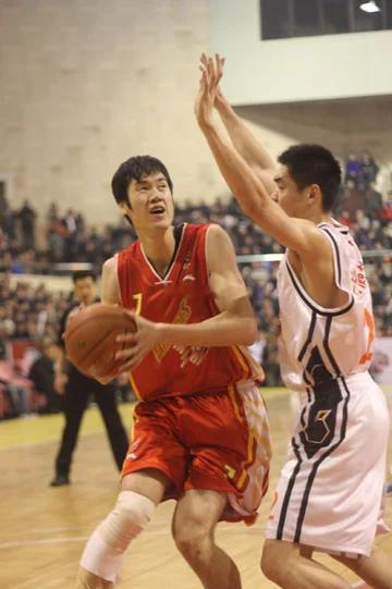 今天是八一名宿、宁波男篮助理教练李可的44岁生日我的观赛搭子cba30年有你有我