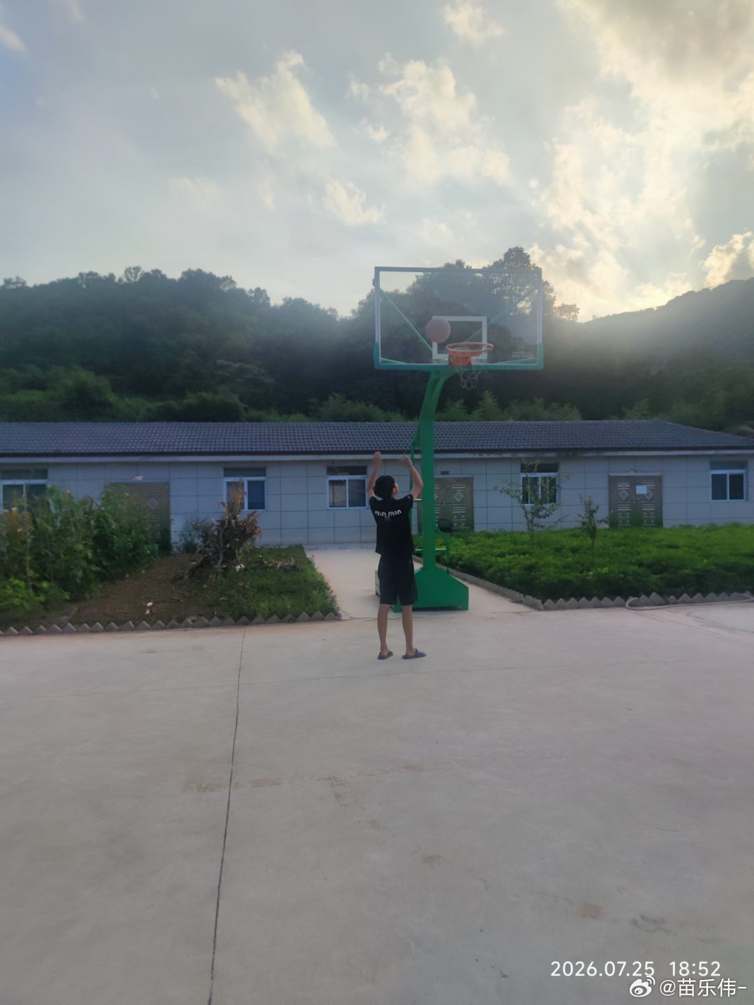 定格少年投球瞬间🏀 京山·圣境村