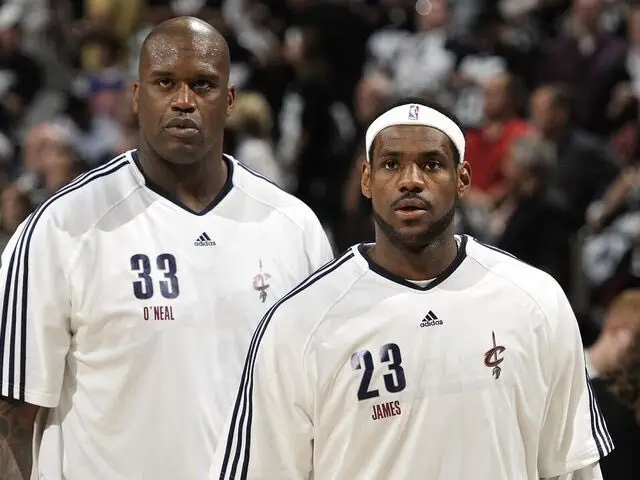 富保罗：詹姆斯是帮手越少打越好，给他巅峰奥尼尔能拿12冠里奇-保罗谈到了外界关于