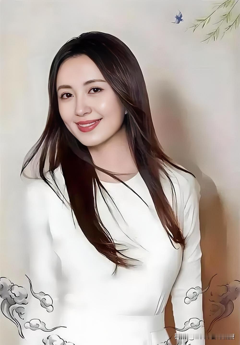 白衣胜雪长发披肩，笑靥生花，云水元素相映，温婉灵动如诗。