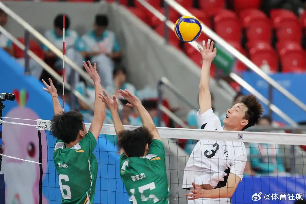 新华社组照：第十五届全运会 U18男排小组赛B组，11月10日，辽宁队3-1战胜