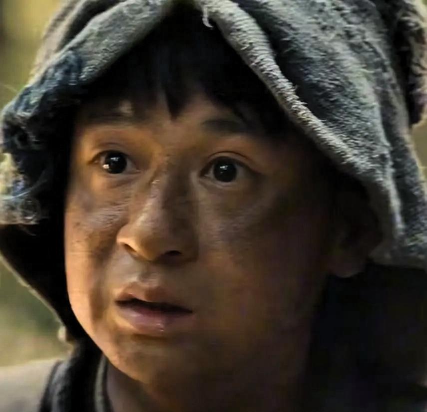 演员黄澄澄说，我毕业于中国传媒大学表演系，但我找不到工作，当时在北京，我不认识任