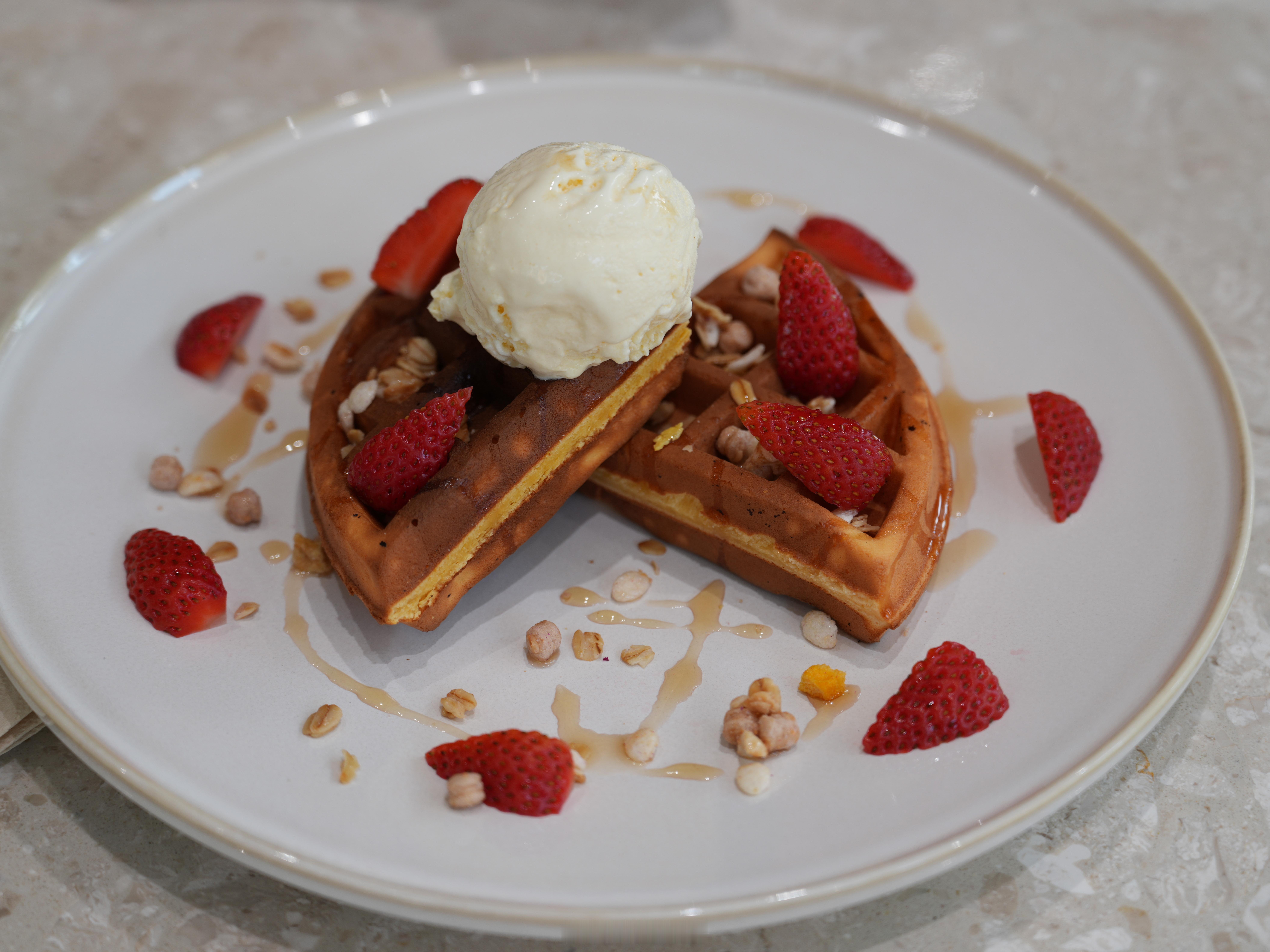 经常去线下探店，你会发现，线下用户对手机的认知远比线上用户低1、线上用户可能大都