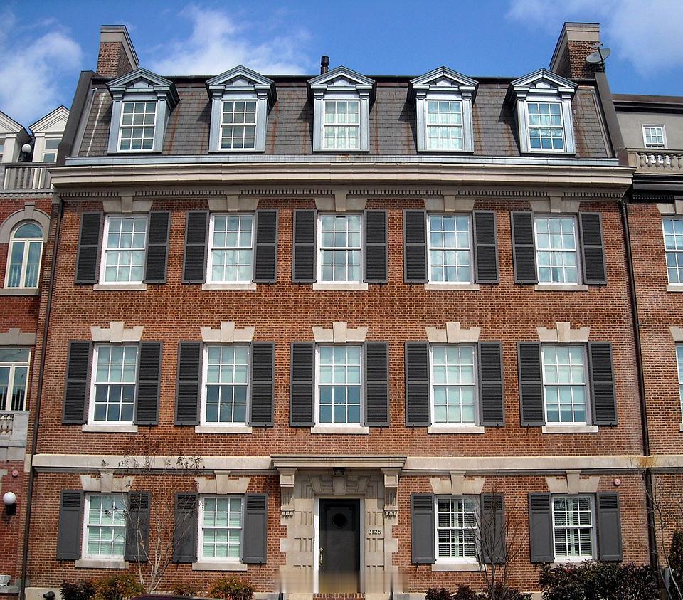 在70年代，山达基教会在136个美国政府机构内部安插了5000名间谍，这是美国历